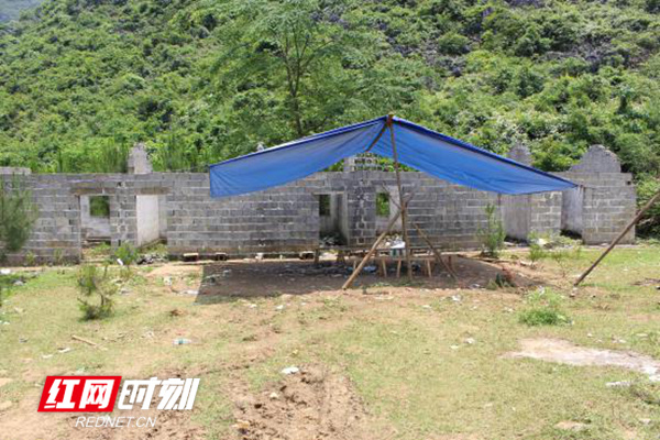 山中藏赌窝 江华警方一举捣毁拘留10人