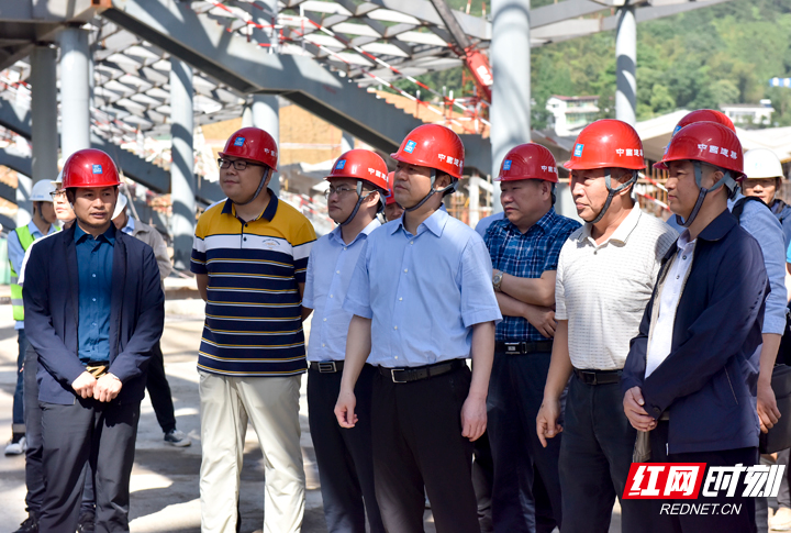 虢正贵：加快推进黔张常铁路建设 让人民群众早日享受建设成果