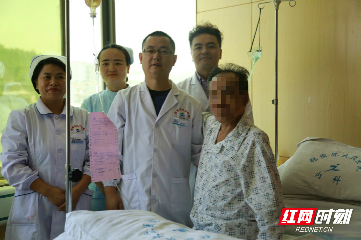 马来西亚游客突发呕血 张家界大众医院成功抢救