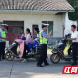 大通湖“一村一辅警”参与交通管理  道路更安全畅通