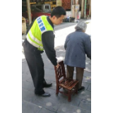 耄耋老人迷路求助 吉首交警暖心帮扶