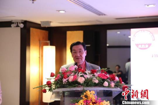 泰中艺术家联合会会长、泰中经济贸易交流中心总裁蔡义批致辞。　王国安 摄