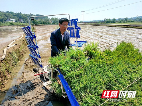 【自强脱贫 助残共享】王文斌：不跳“农门” 做引致富活水的“锦鲤”