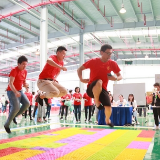 尽展青春风采！这场趣味运动会比天气更“火热”