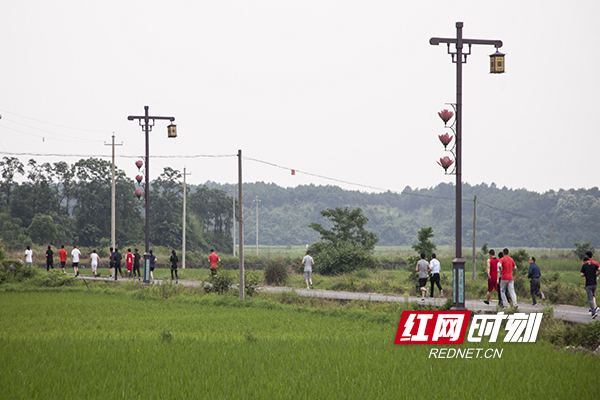 道县人大主题党日活动“跑进”濂溪故里