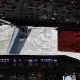 机长答疑：南航航班遇冰雹风挡受损 为何还能安全飞行？