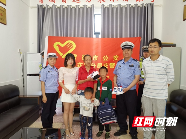图三：开心合影.jpg