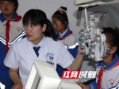 阳光产险为三所学校111名学生免费配镜