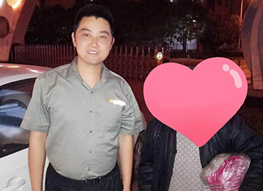阳光产险退伍老兵深夜寻找失踪老人 用真诚传递温暖