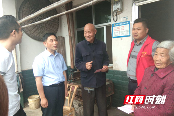 1慰问现场副本_副本_副本_副本.jpg 1慰问现场副本_副本_副本_副本.jpg