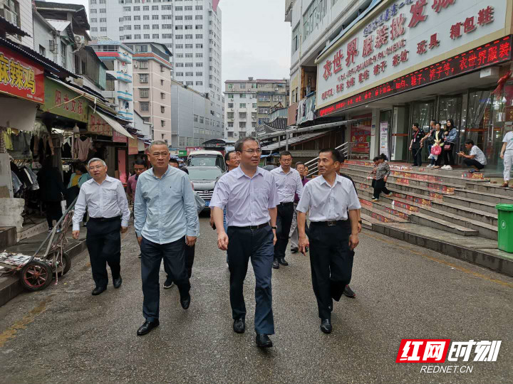 ​刘革安督查农贸市场建设时强调：聚焦关键点全力破难题