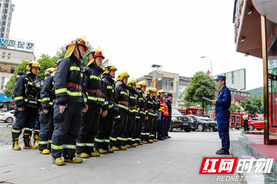 【平安消防】张家界消防开展高层建筑灭火救援演练