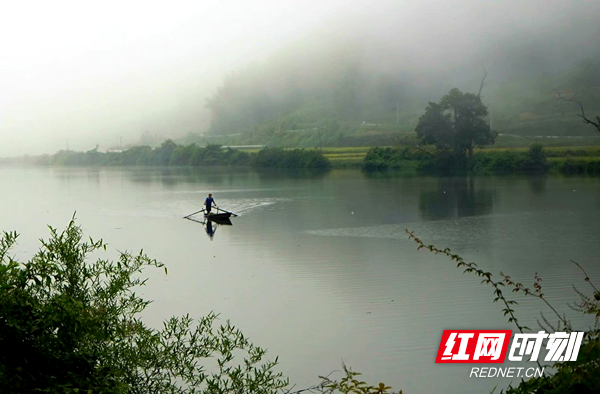 魏源湖位于资水支流辰水中游，总库容1.31亿立方米，集雨面积338平方公里，纵深21公里，是邵阳市第二大水库，也是湖南最大的土坝水库。