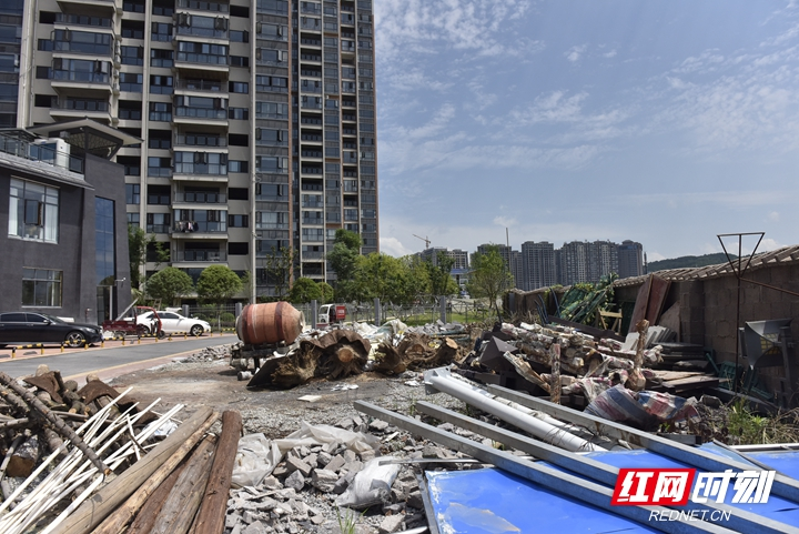 红星美凯龙建材市场、旺角佳园小区、月亮湾小区等创卫问题持续曝光   3家单位未开展“爱国卫生周”活动