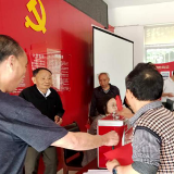 92岁高龄党员喜气洋洋回“新家”