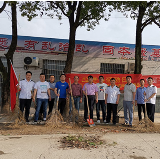 临湘市卫计综合监督执法局党员开展环境卫生清扫活动