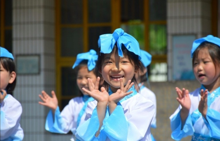 桑植县芙蓉桥小学：“诵中华经典，传华夏文明”六一儿童节活动