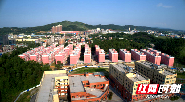隆回：易地搬迁入画来