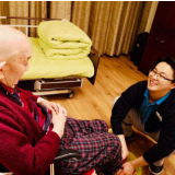 纠结的“养老”青年：被误解、工资低，还要能受委屈