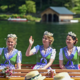 奥地利：花船巡游水云间