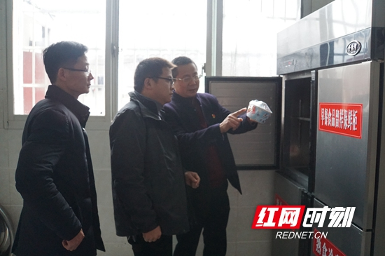 武陵源：把好“四关”守护学生“舌尖上的安全”