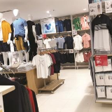 不看尺码，优衣库联名恤遭疯抢