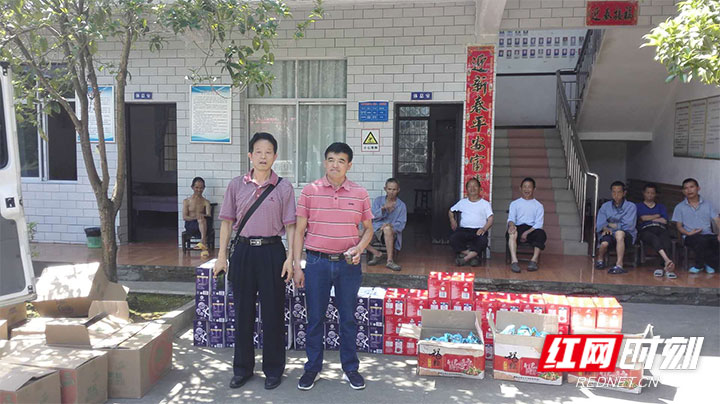 天门山镇：看望慰问敬老院，践孝老爱亲之义
