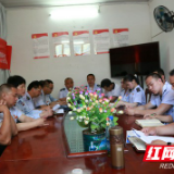 花垣县税务局党建“1+1”活动走进结对帮扶村