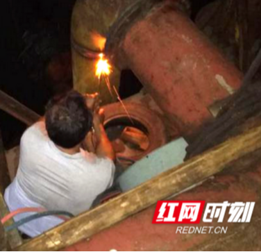 岳益两地联合执法  “非法采砂”无地遁形