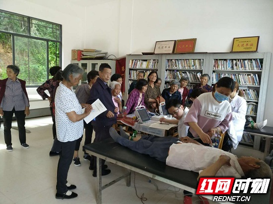 慈利县龙潭村：“家庭医生签约服务”进村入户  群众有了“健康管家”