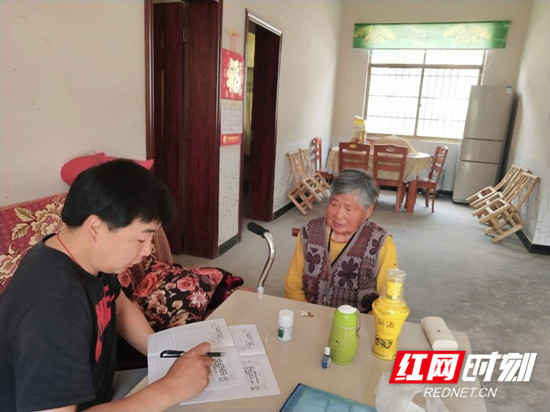 慈利县龙潭河镇中学：60余教师“教育扶贫”走访忙