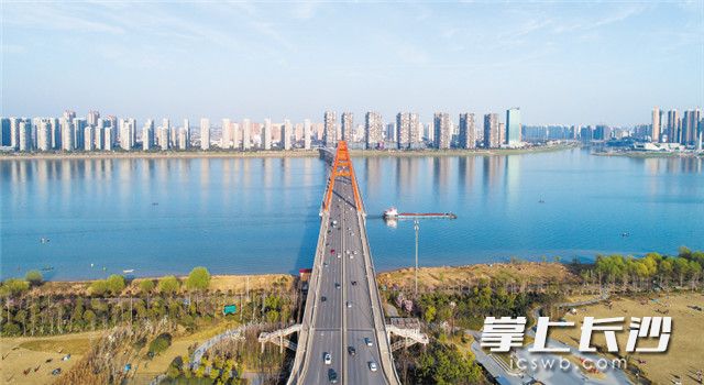 2019年1月至4月，长沙26个国、省控地表水考核断面水质优良率为96.2%，较上年同期上升17.9个百分点，县级以上集中式饮用水水源地水质达标率100%，水环境质量持续改善。均为长沙晚报全媒体记者 邹麟 摄