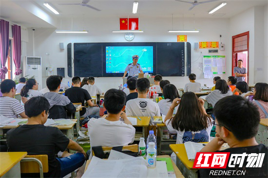 【幸福“奔”考】端午遇高考 张家界消防开展“平安高考”消防宣传