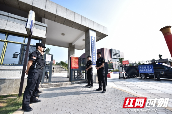 【幸福“奔”考】你们用青春追梦，我们守护梦想启航