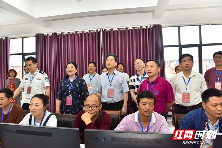 【幸福“奔”考】虢正贵巡视高考工作 确保实现省委省政府“三保”和“两个零”目标