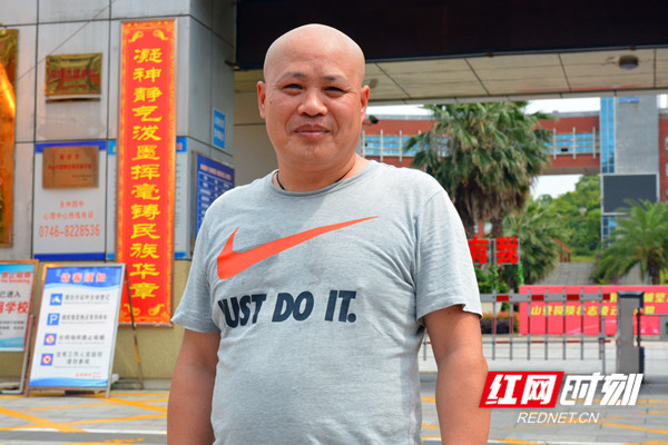 考生家长雷长春。.jpg