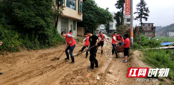 隆回：端午期间万名党员坚守防汛岗