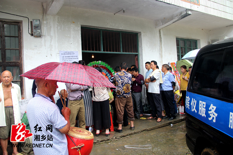 立下遗嘱丧葬从简！湘乡一老党员这样走完人生的最后一程