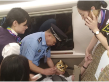 高铁旅客突发疾病心跳渐停  衡铁乘警紧急救助