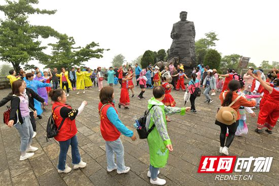 张家界：传承红色基因 服务核心旅游