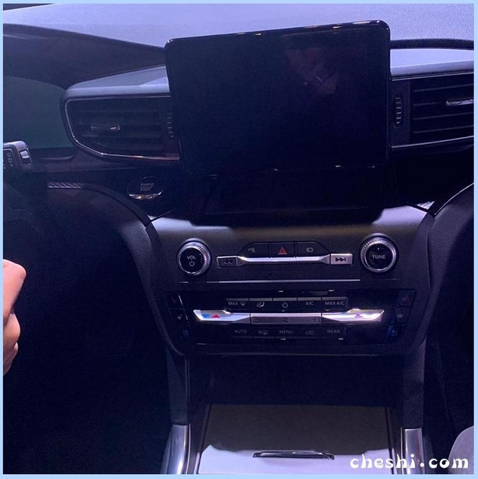 福特全新探险者实拍曝光 内配竖状大屏/年内国产-图5