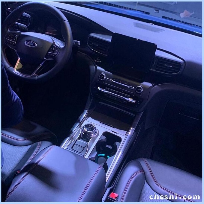 福特全新探险者实拍曝光 内配竖状大屏/年内国产-图4