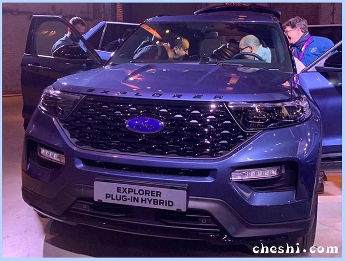 福特全新探险者实拍曝光 内配竖状大屏/年内国产-图2