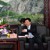 胡衡华会见杨·哈克一行