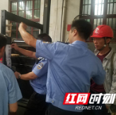 浏阳市大瑶镇8个部门单位联合集中整治彩印包装行业