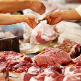 凤凰:林峰乡高压态势整治生猪销售市场