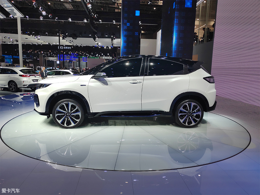 东风本田思铭X-NV概念车