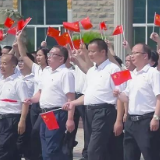 快闪现场丨《我和我的祖国》来自武冈纪检人的深情告白