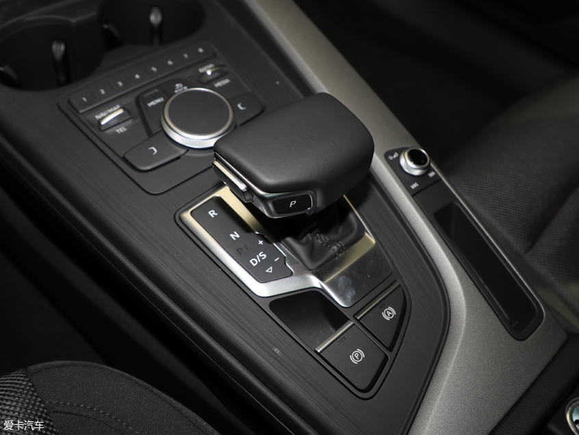 一汽-大众奥迪2018款奥迪A4L