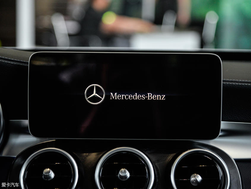 北京奔驰2019款奔驰C级